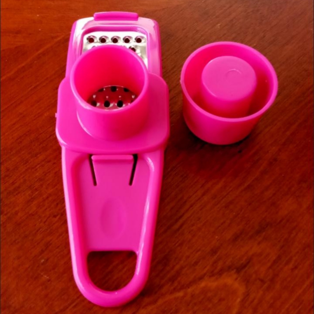 New Pink Garlic Grinder - Picture 7 of 7